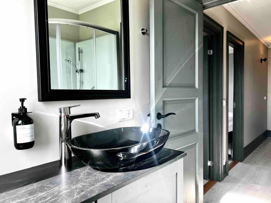 The Greyhouse "Small Apartment" Hofn Bagian luar foto